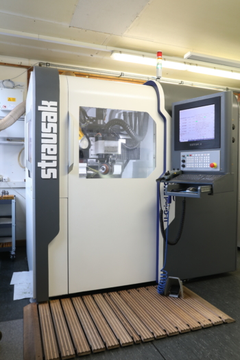 Strausak Strausak - CNC Schleifmaschine